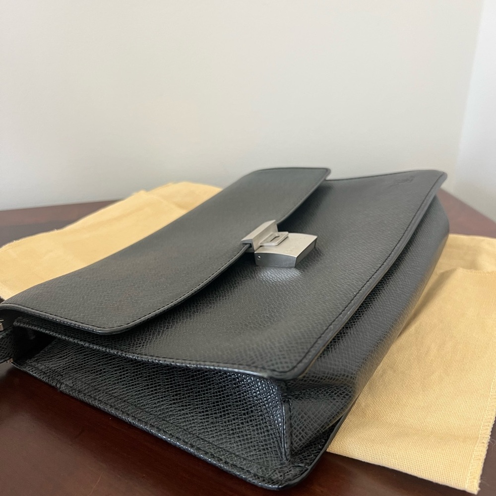 Louis Vuitton Selenga Taiga Clutch Black | Authentic | 2015 | Proof - Picture 3 of 15